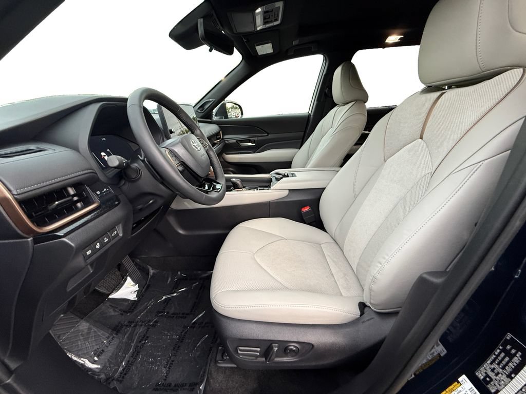 Used 2026 Toyota Grand Highlander AWD Hybrid image 9