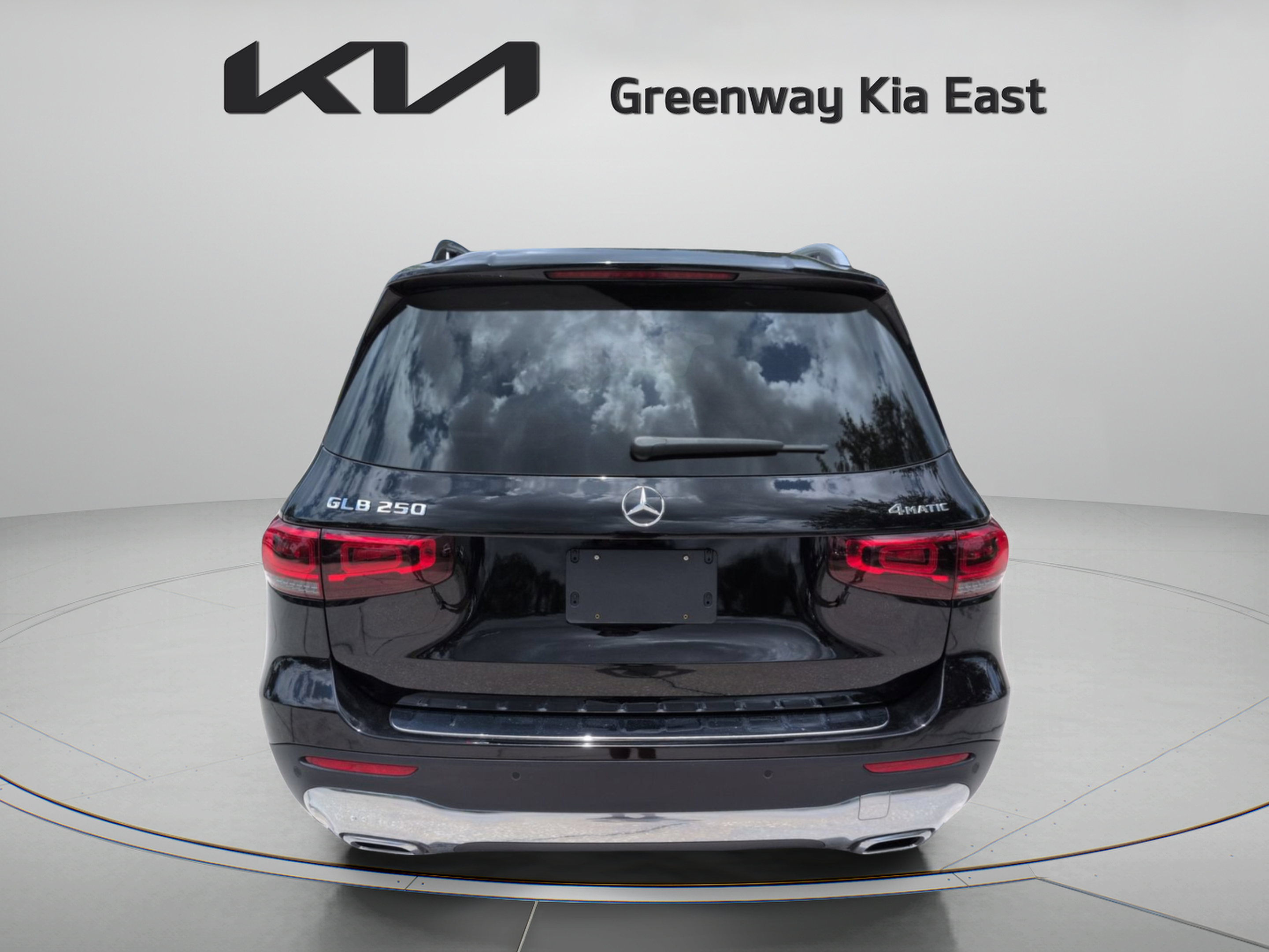 Used 2022 Mercedes-Benz GLB 250 4MATIC image 7
