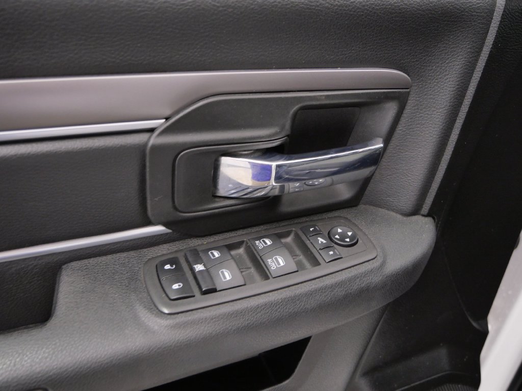 Used 2022 RAM 1500 Warlock AWD/4WD image 16