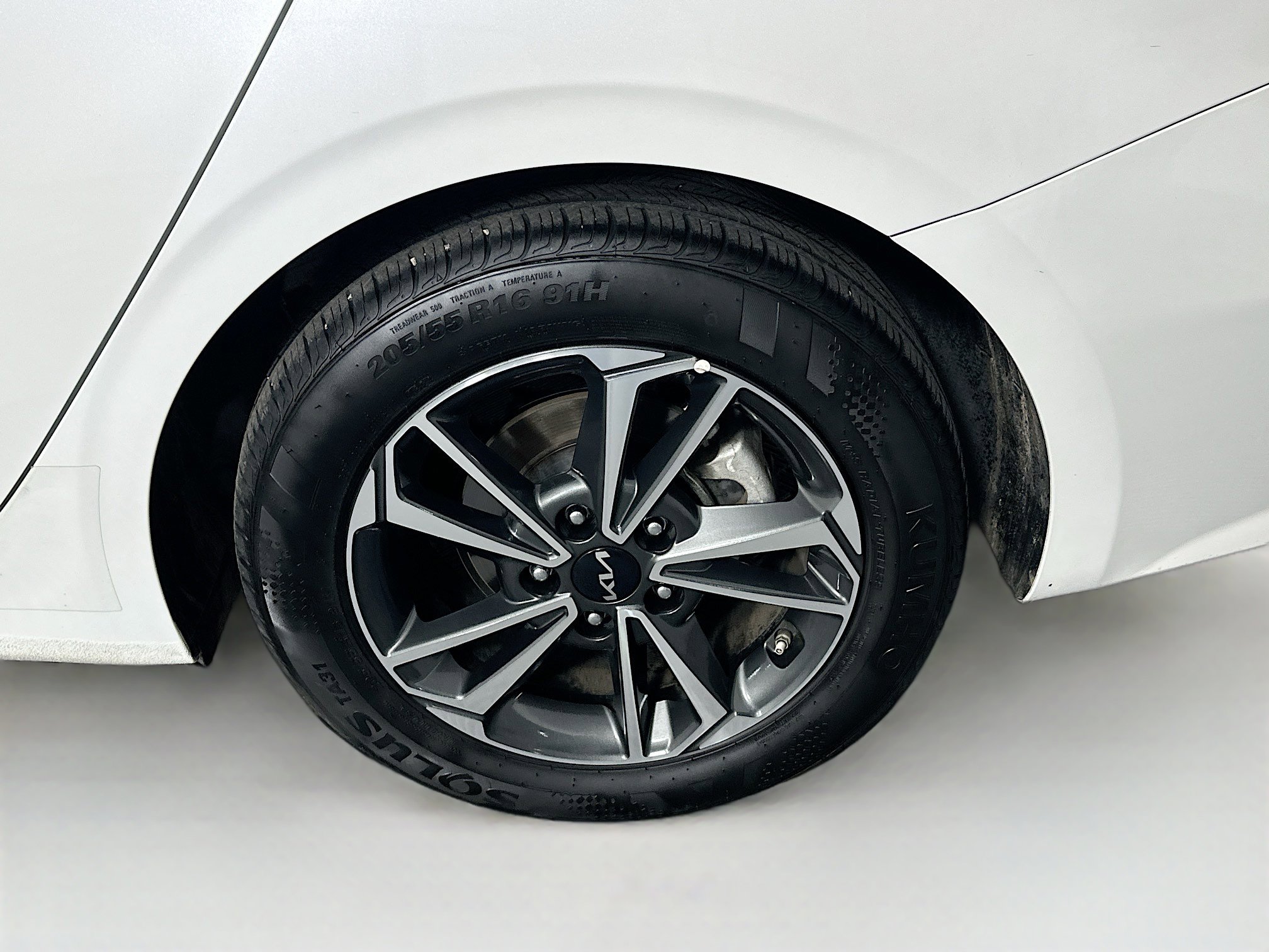 Used 2024 Kia Forte LXS image 11