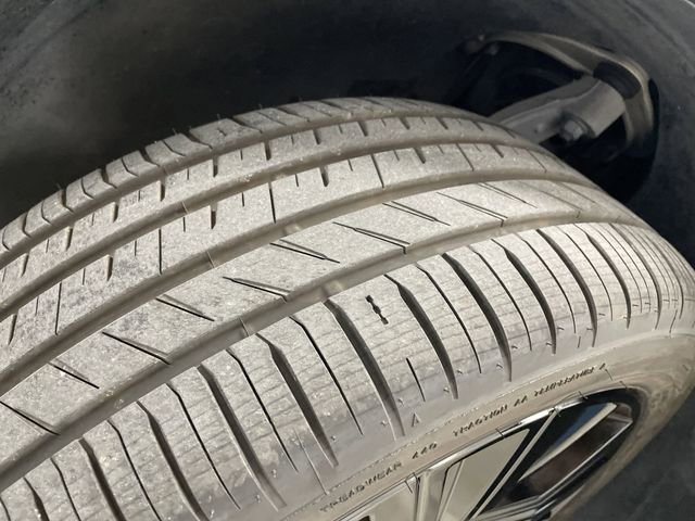 Used 2022 Volvo XC60 T8 Inscription w/ Advanced Package image 36