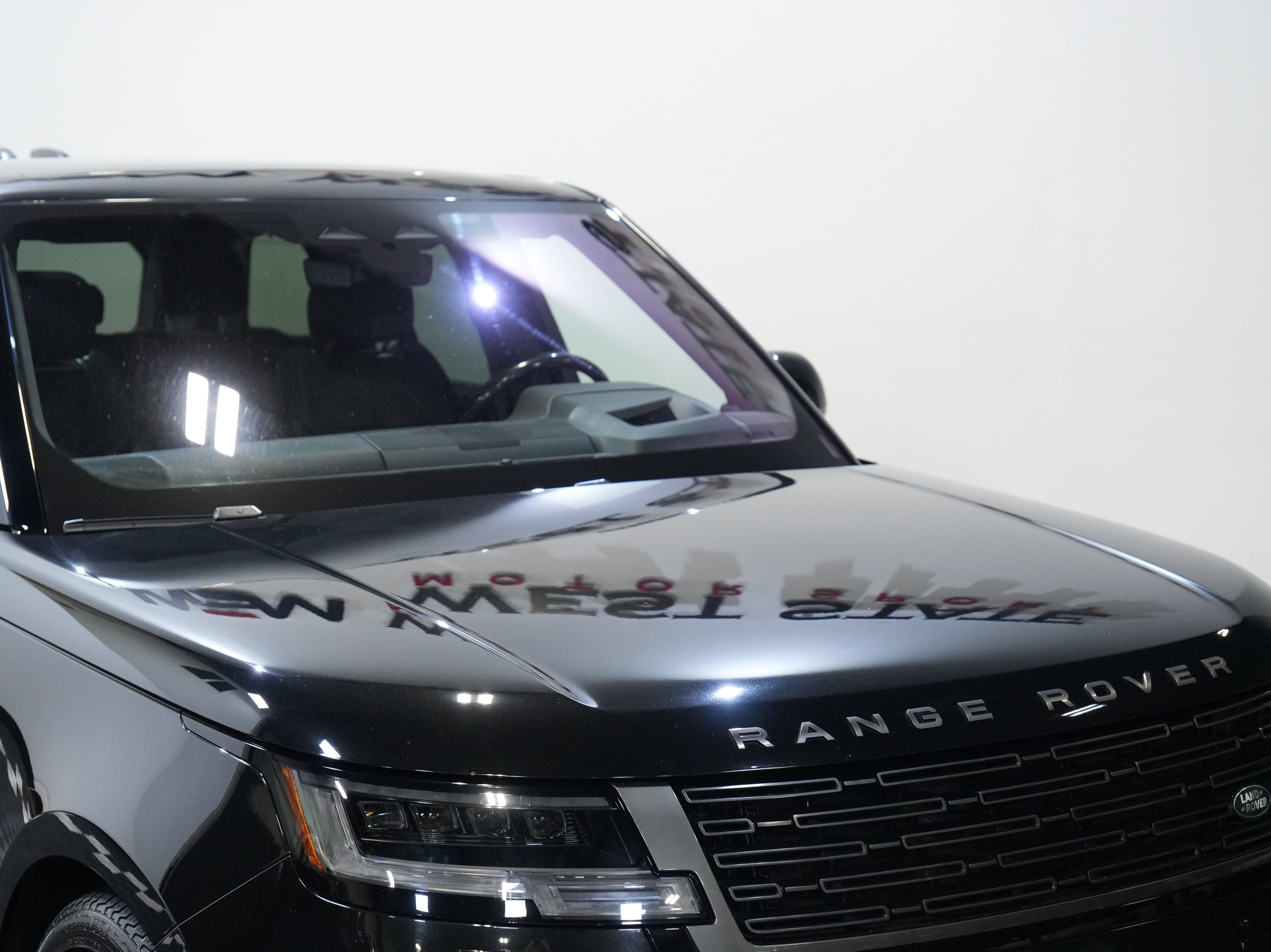 Used 2023 Land Rover Range Rover SE AWD/4WD image 12