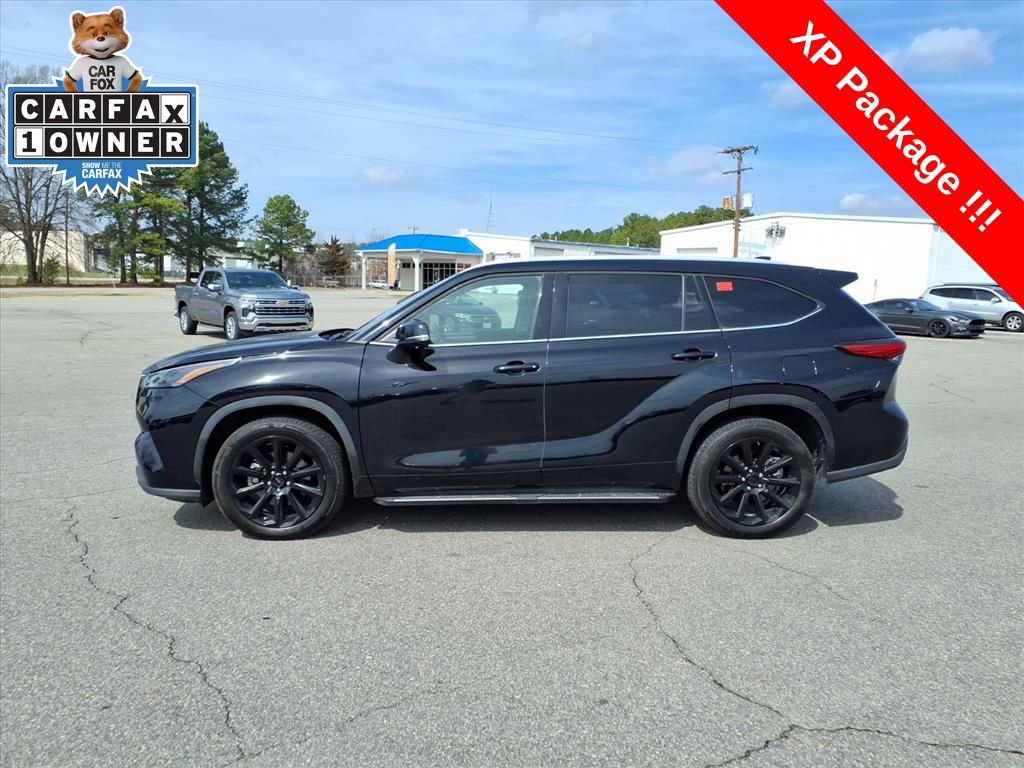 Used 2022 Toyota Highlander XLE image 2