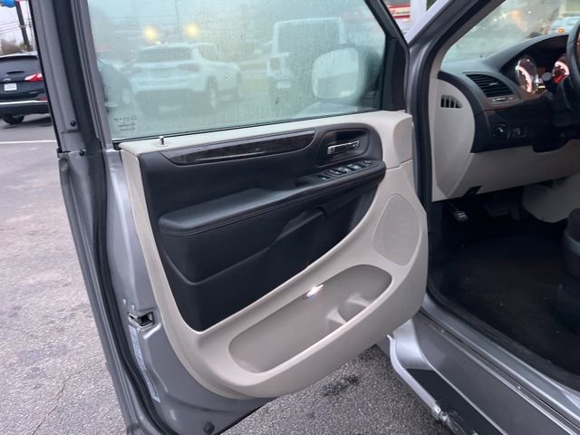 Used 2017 Dodge Grand Caravan SE w/ Power Window Group image 5