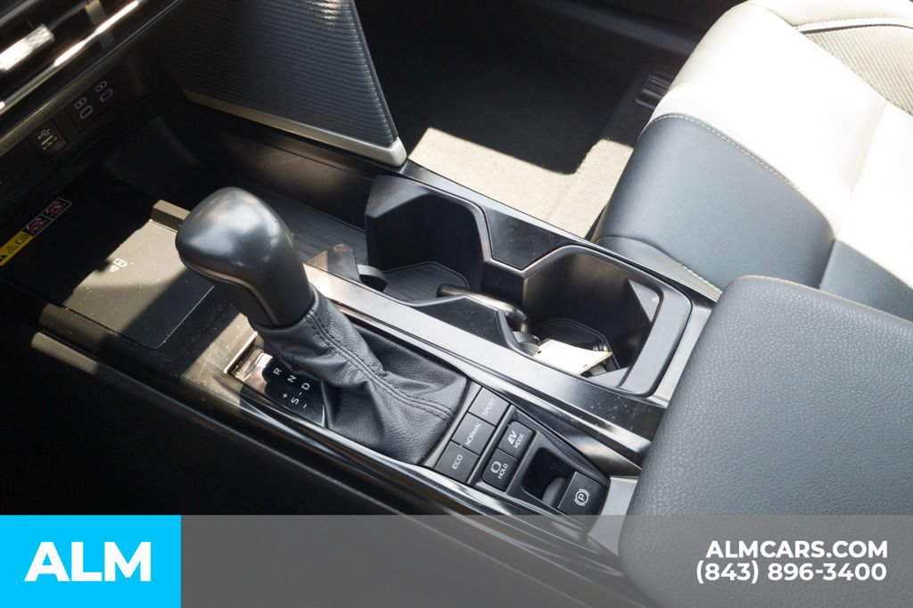 Used 2025 Toyota Camry SE FWD image 27
