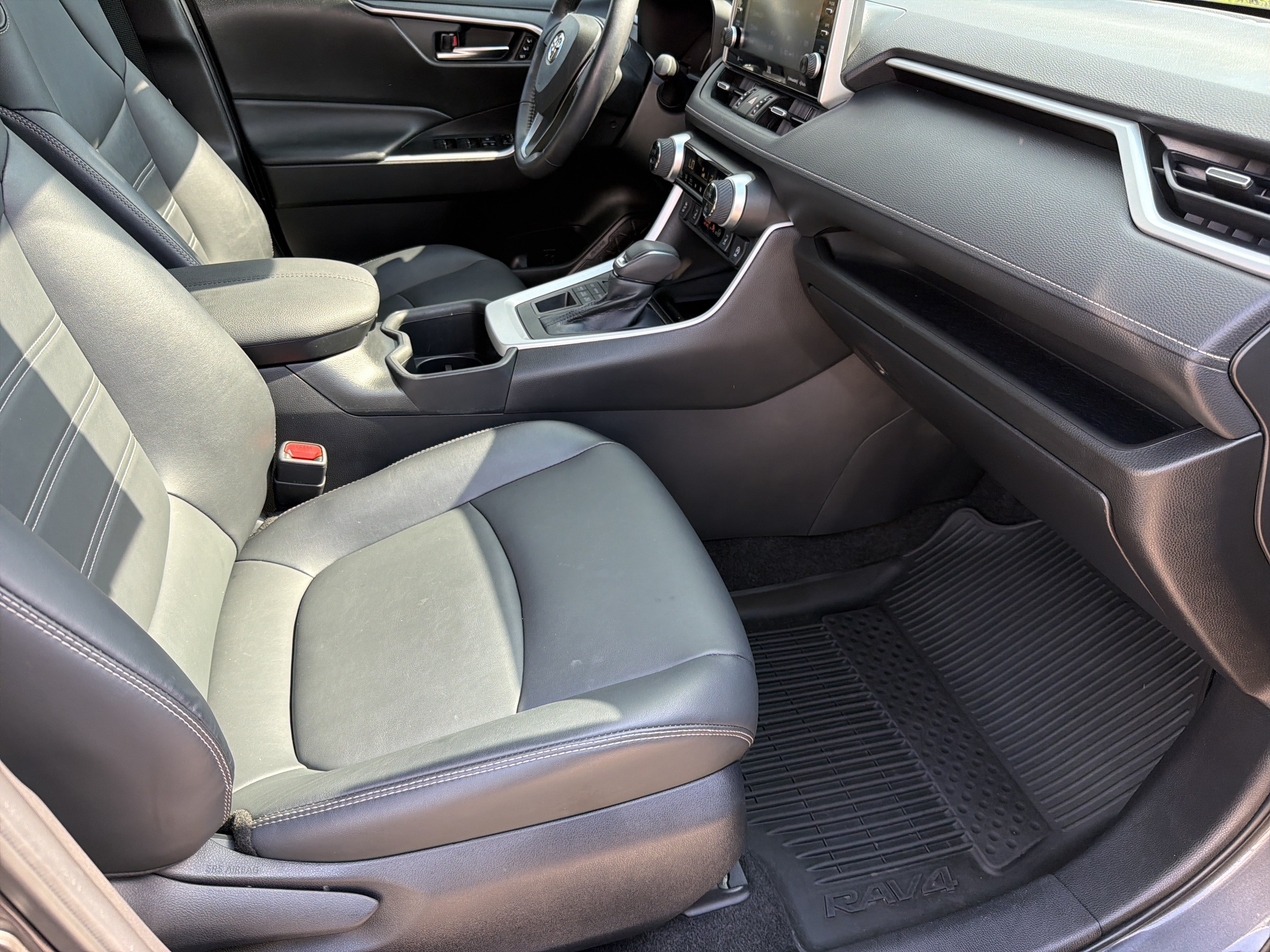 Certified 2022 Toyota RAV4 XLE Premium AWD/4WD image 23