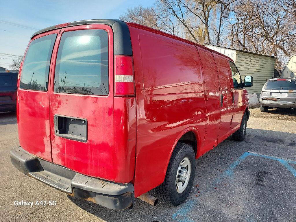 Used 2013 Chevrolet Express 2500 RWD image 4