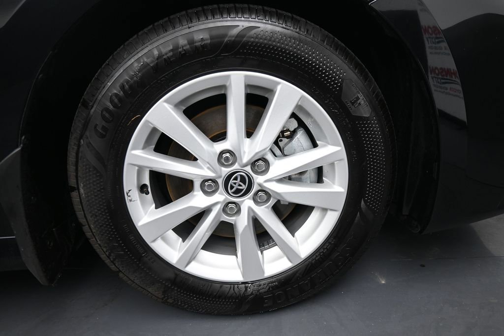 Used 2025 Toyota Camry LE FWD image 11