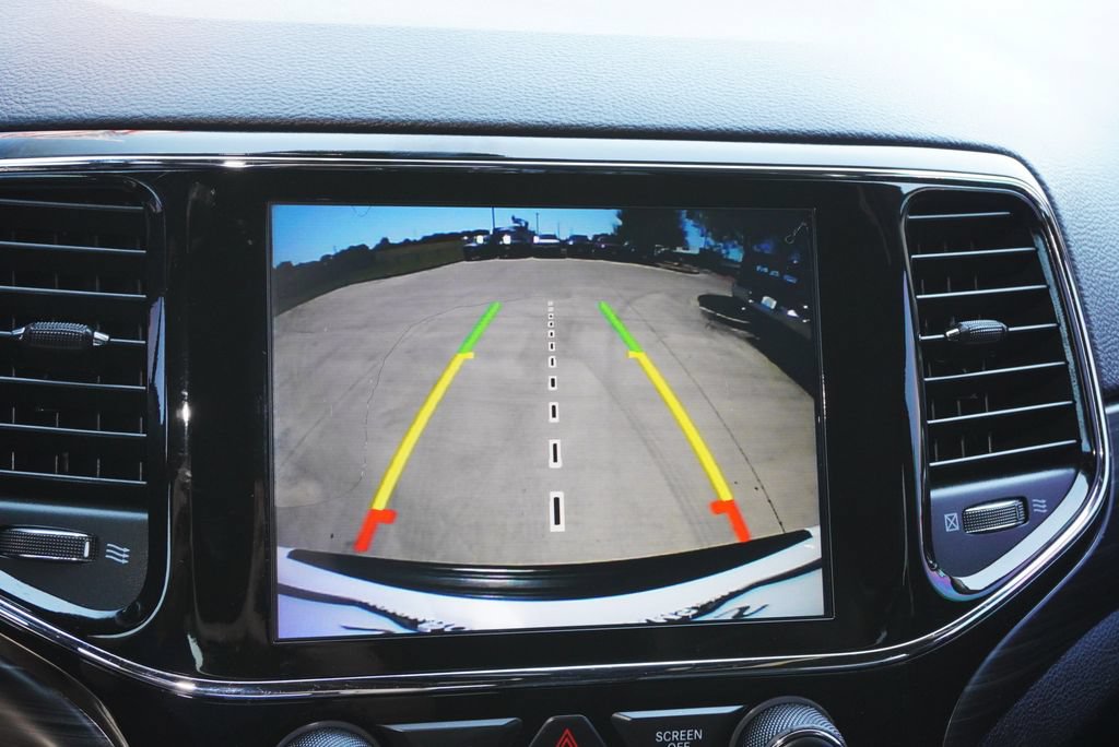 Used 2019 Jeep Grand Cherokee Altitude RWD image 13