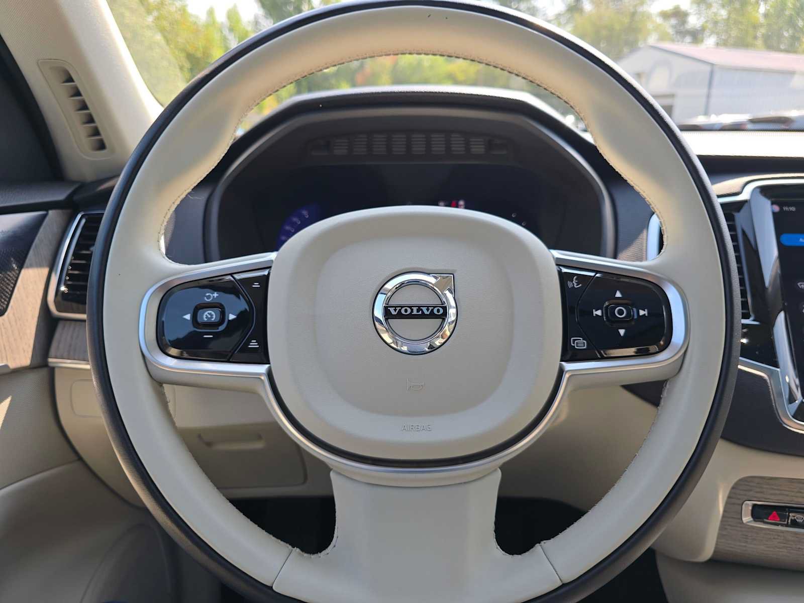 Certified 2023 Volvo XC90 T8 Plus AWD/4WD image 26