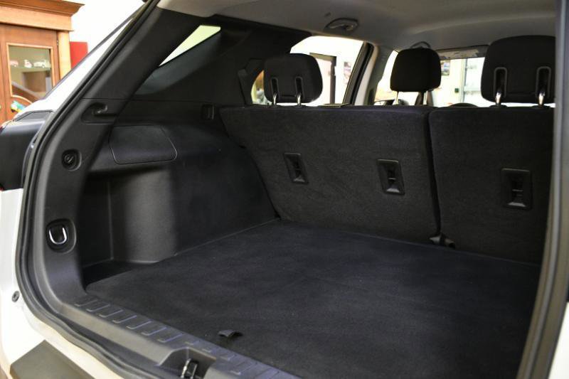 Used 2019 Chevrolet Equinox LS w/ LS Convenience Package FWD image 18