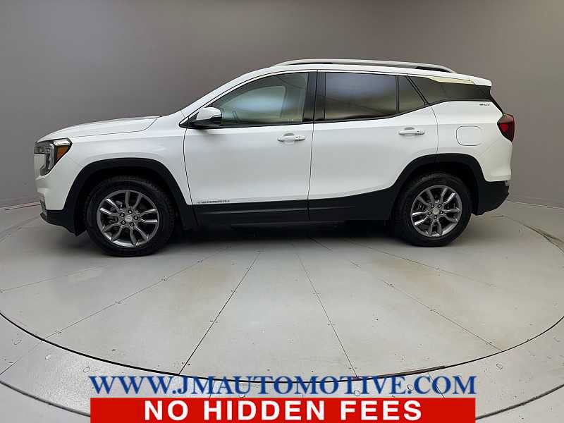 Used 2024 GMC Terrain SLT AWD/4WD image 2