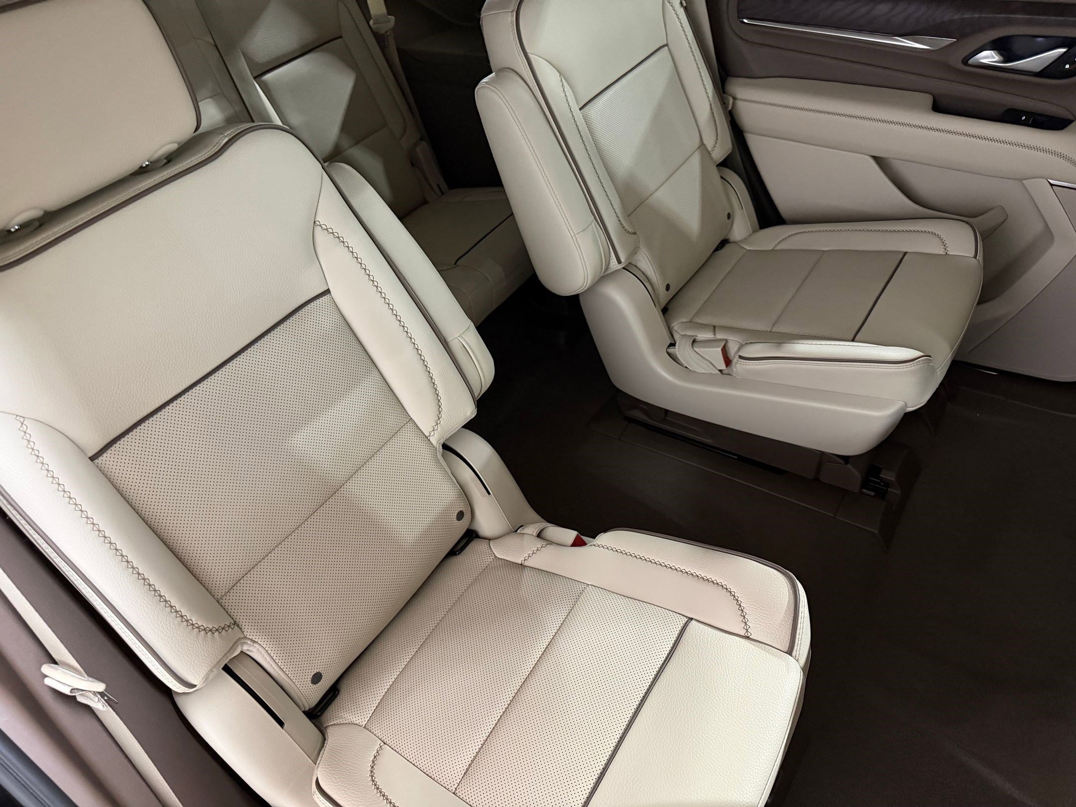 Used 2023 GMC Yukon Denali AWD/4WD image 46