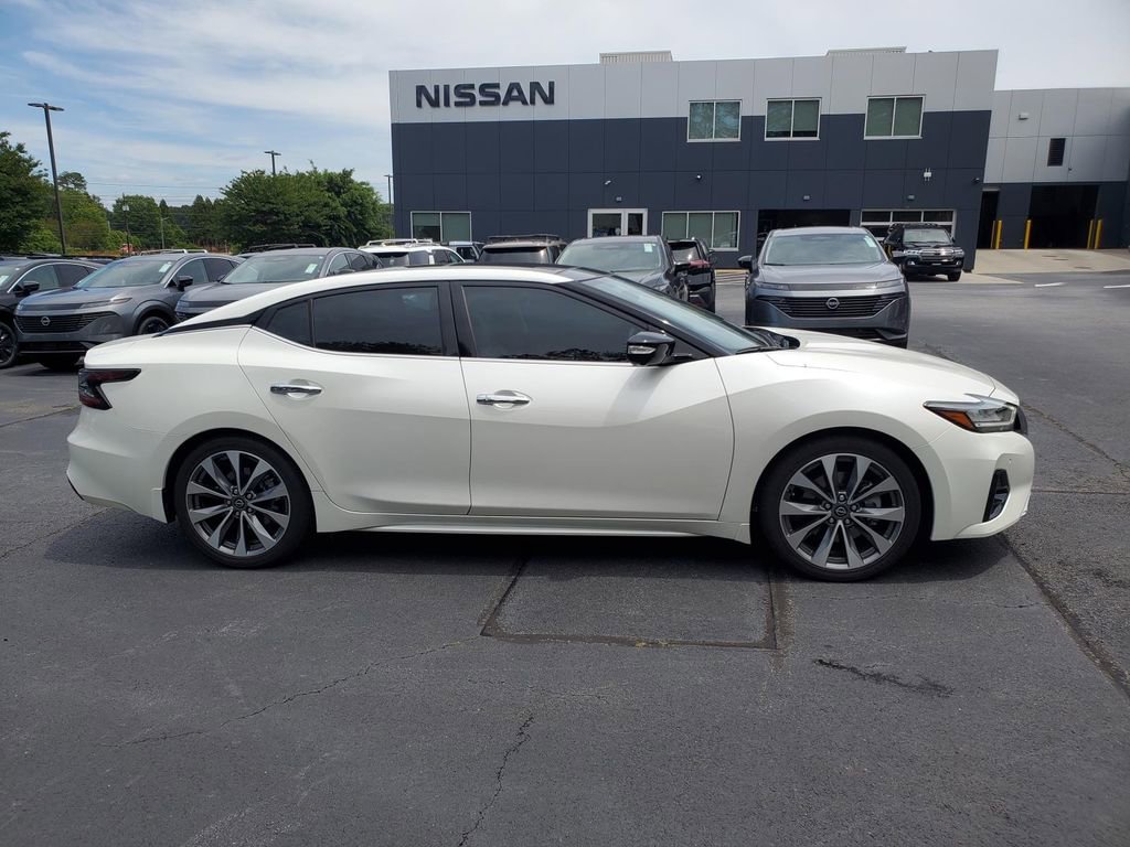 Certified 2023 Nissan Maxima Platinum w/ Sport Mat Group FWD image 2