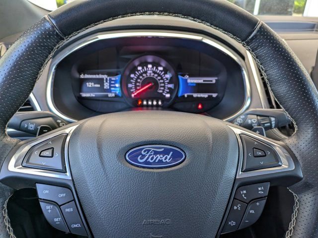 Used 2021 Ford Edge ST image 25