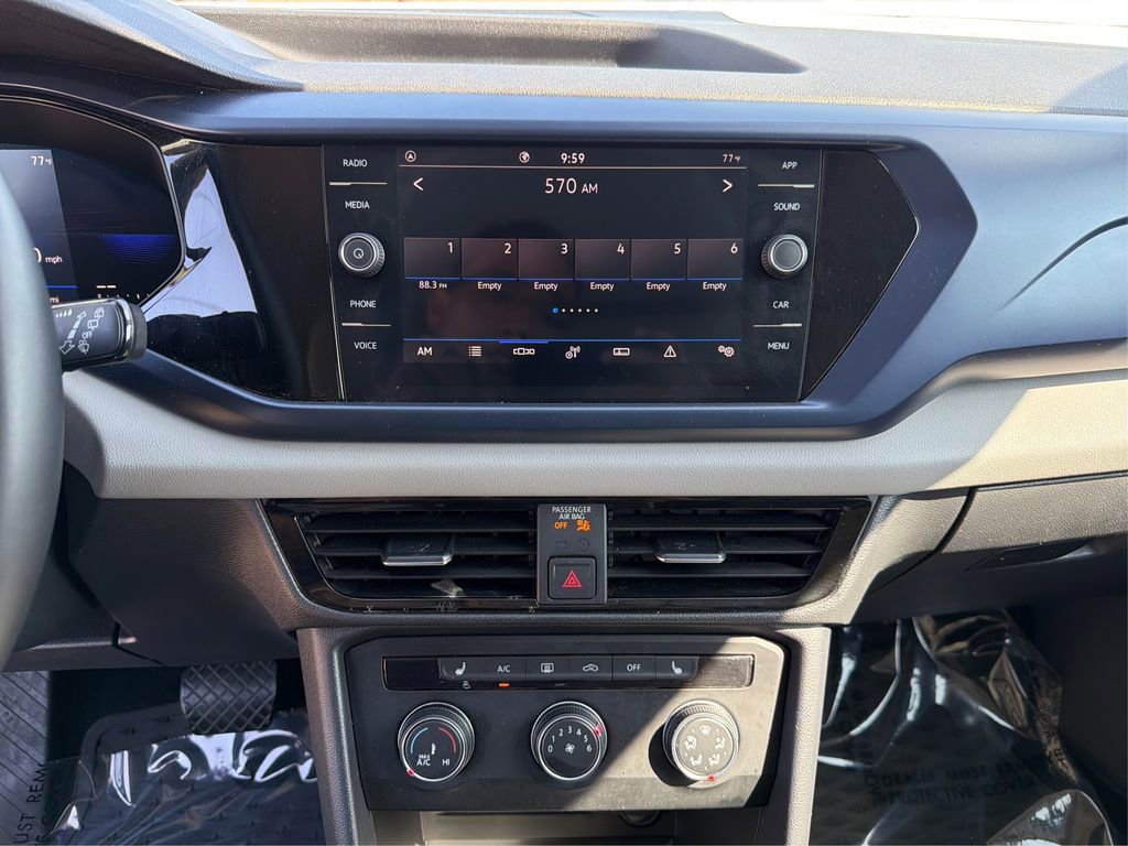 Used 2022 Volkswagen Taos SE w/ Panoramic Sunroof Package FWD image 15