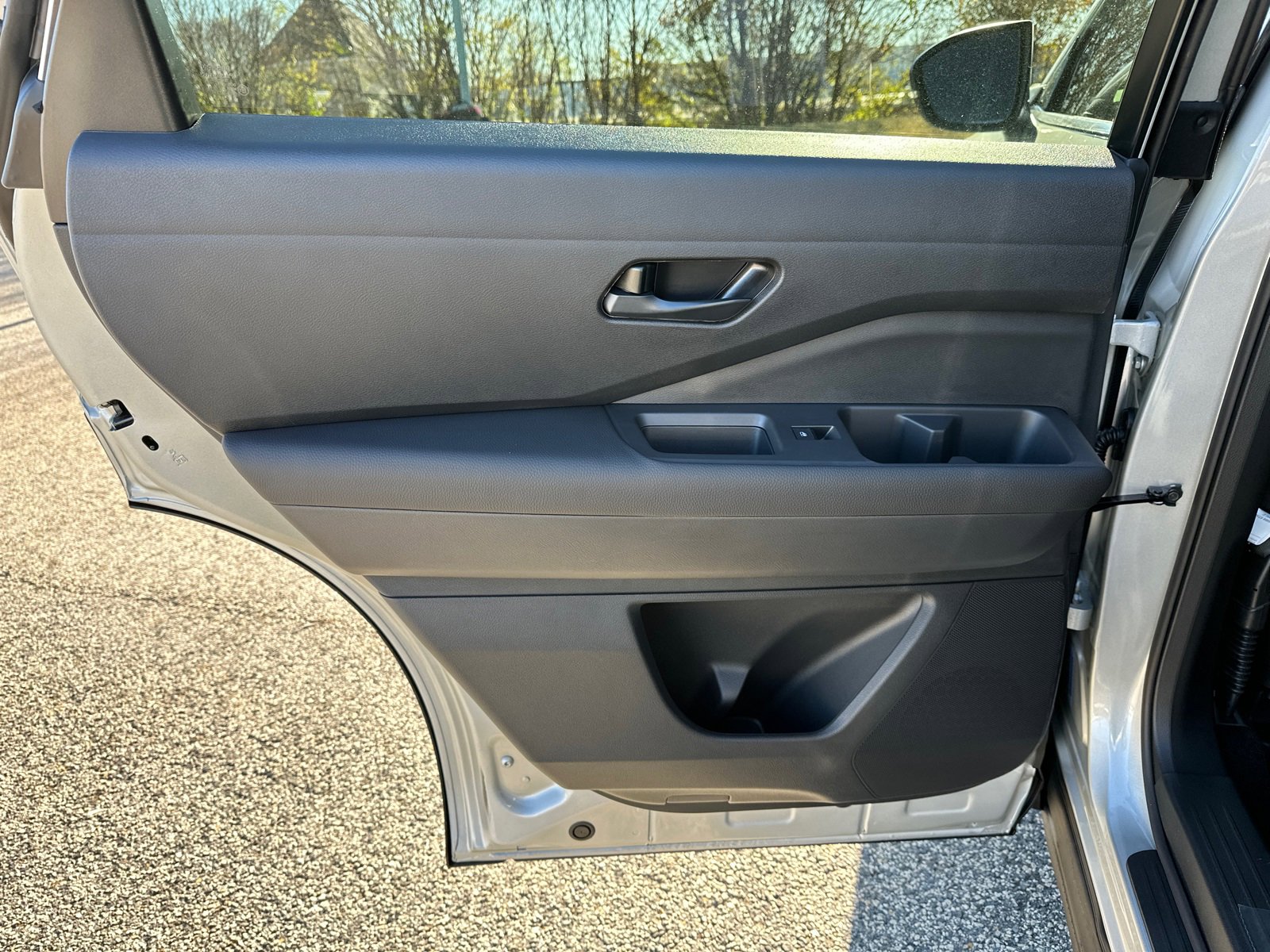 New 2025 Nissan Pathfinder SV w/ Black Appearance Package image 23