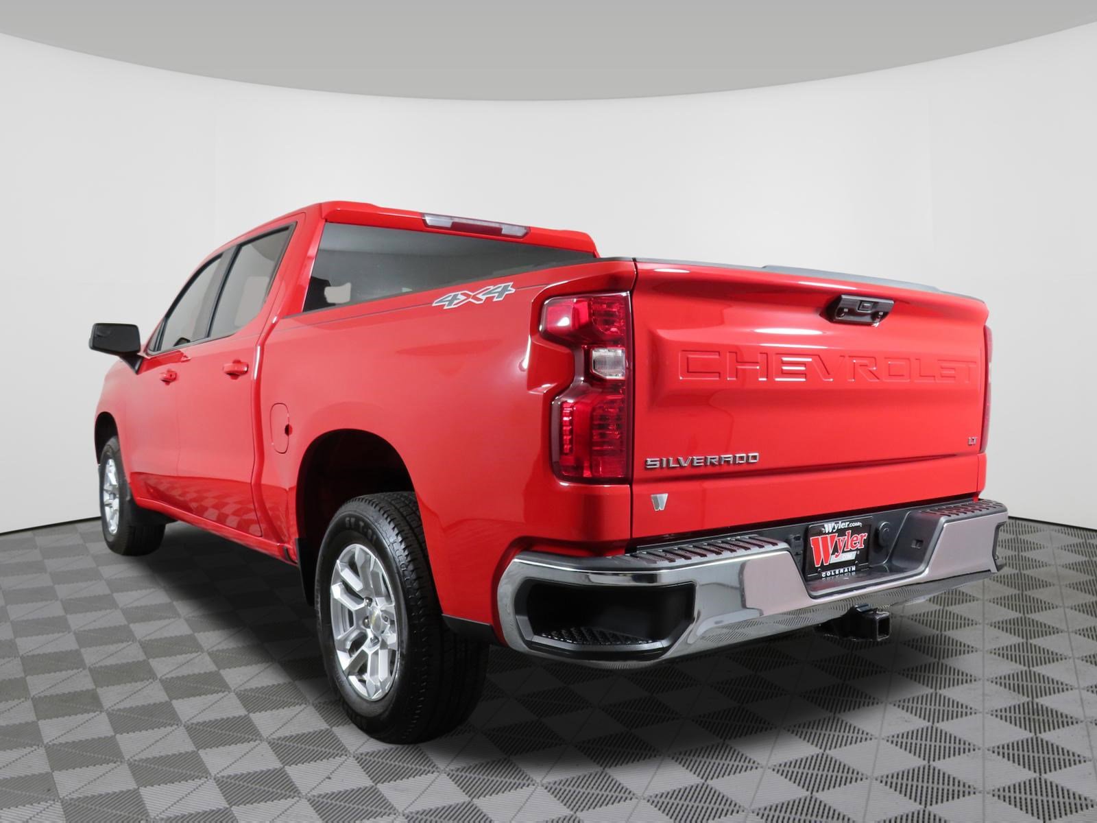 Used 2022 Chevrolet Silverado 1500 LT AWD/4WD image 16