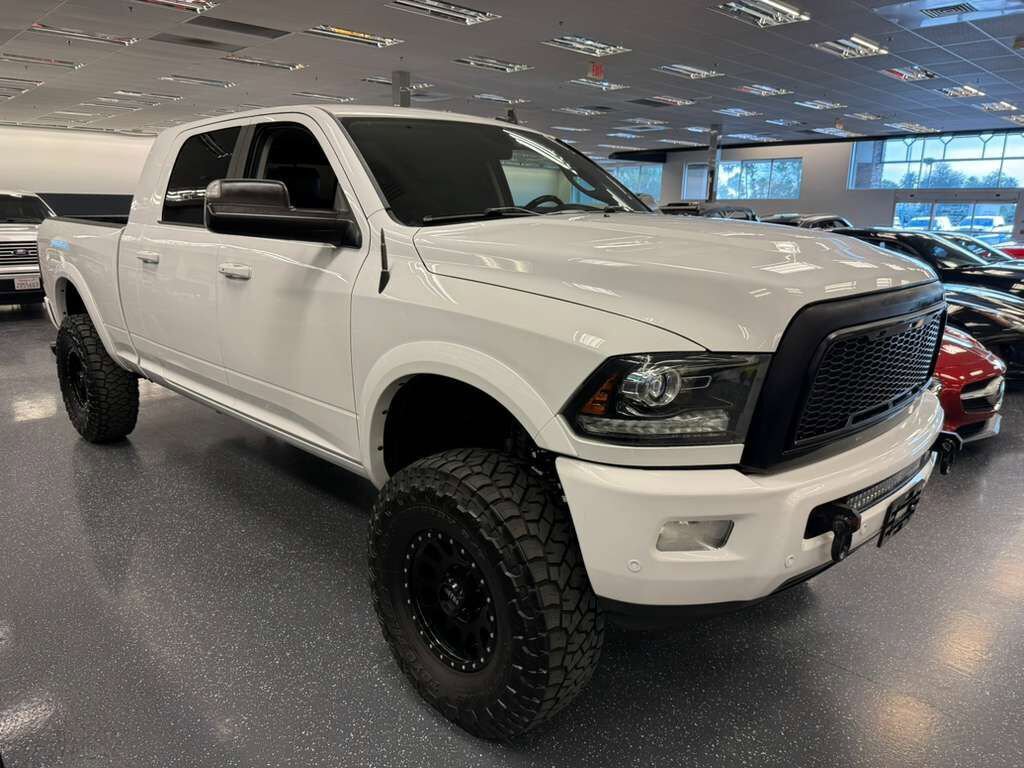 Used 2018 RAM 3500 Laramie w/ Sport Appearance Group AWD/4WD image 4