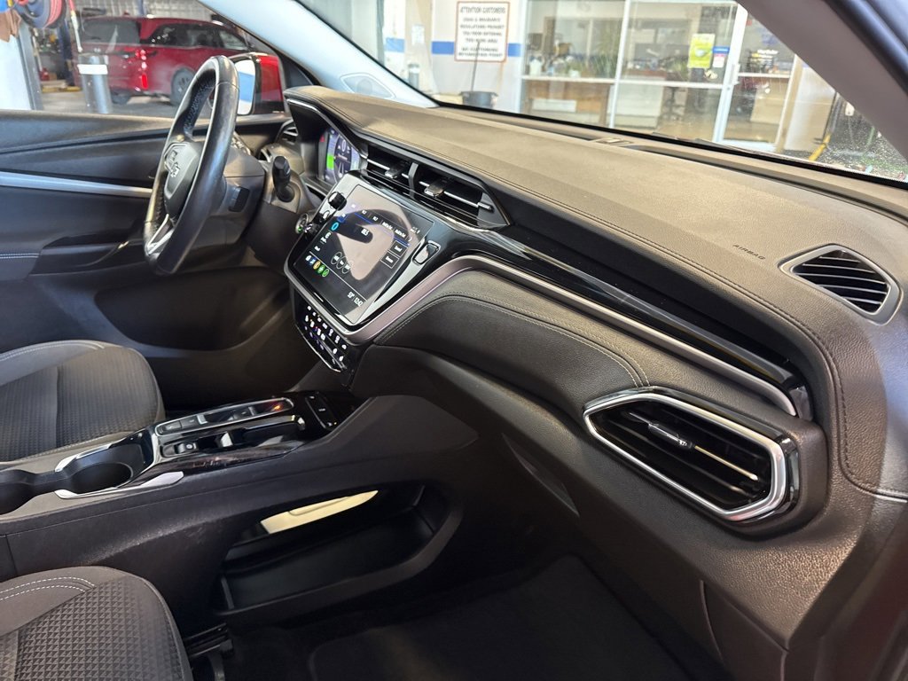 Used 2023 Chevrolet Bolt EUV LT w/ Comfort Package image 33