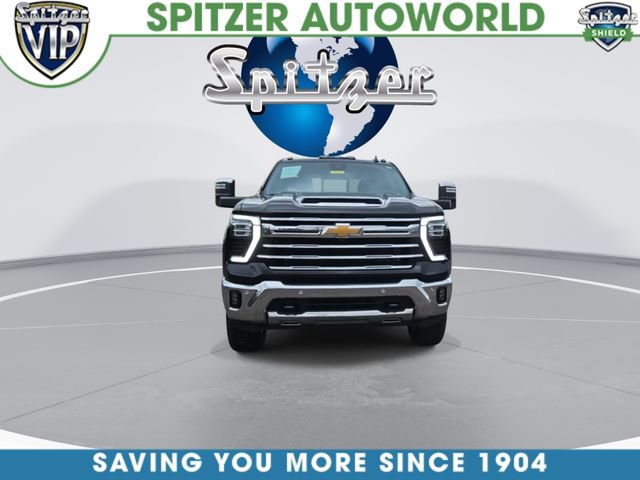 Used 2024 Chevrolet Silverado 2500 LTZ w/ LTZ Premium Package image 3