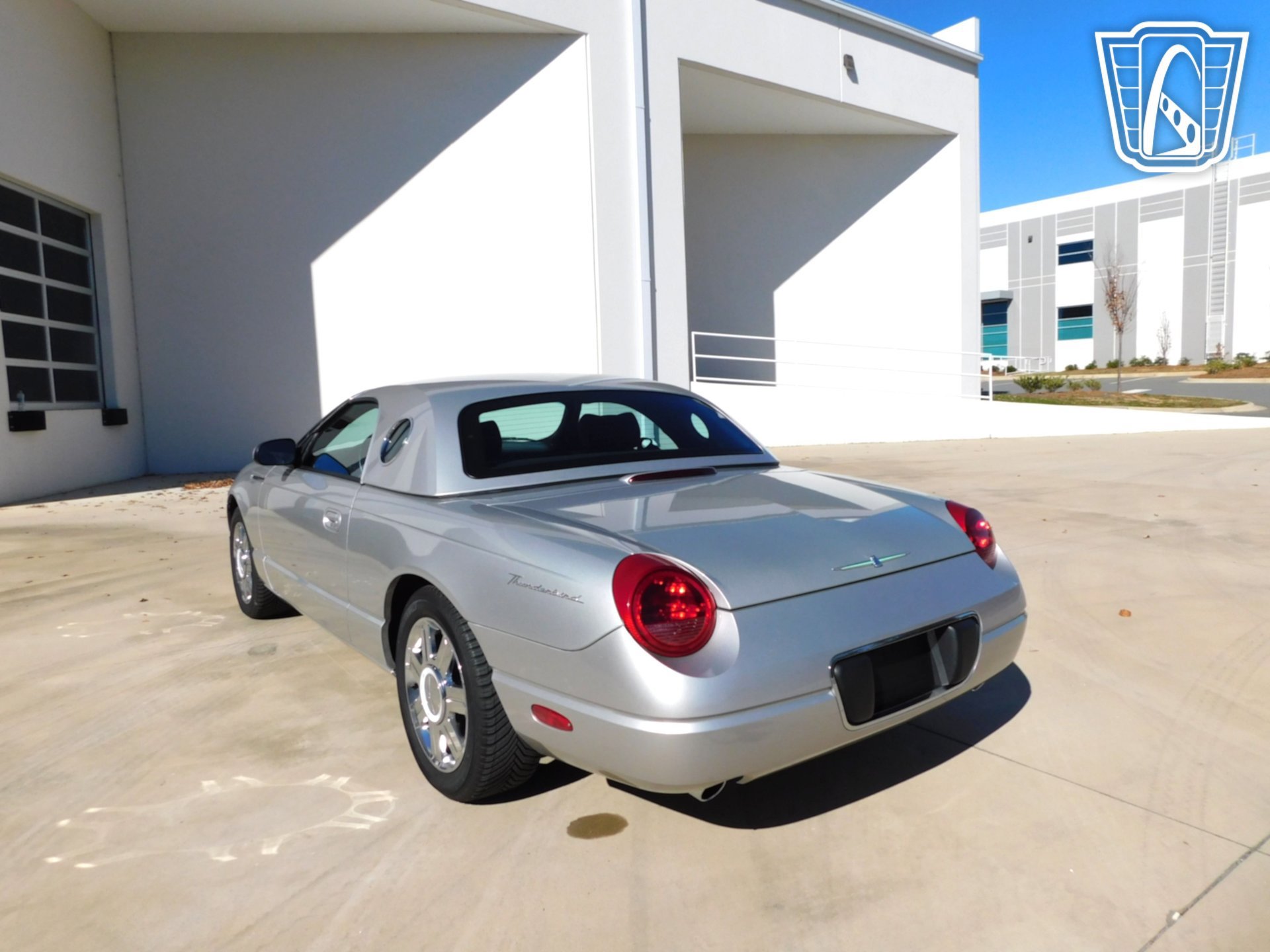 Used 2005 Ford Thunderbird image 19
