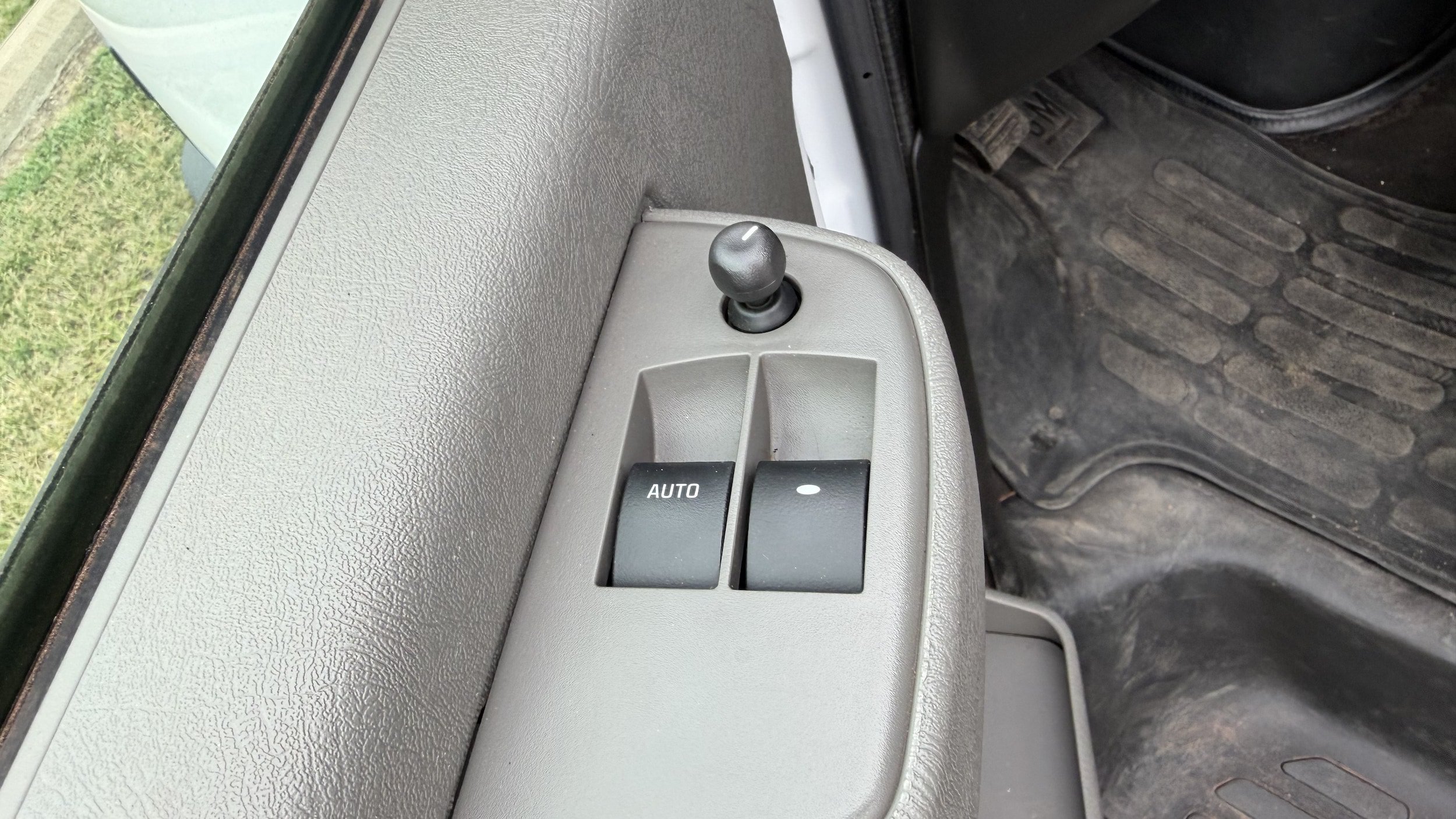 Used 2024 Chevrolet Express 3500 LS RWD image 26