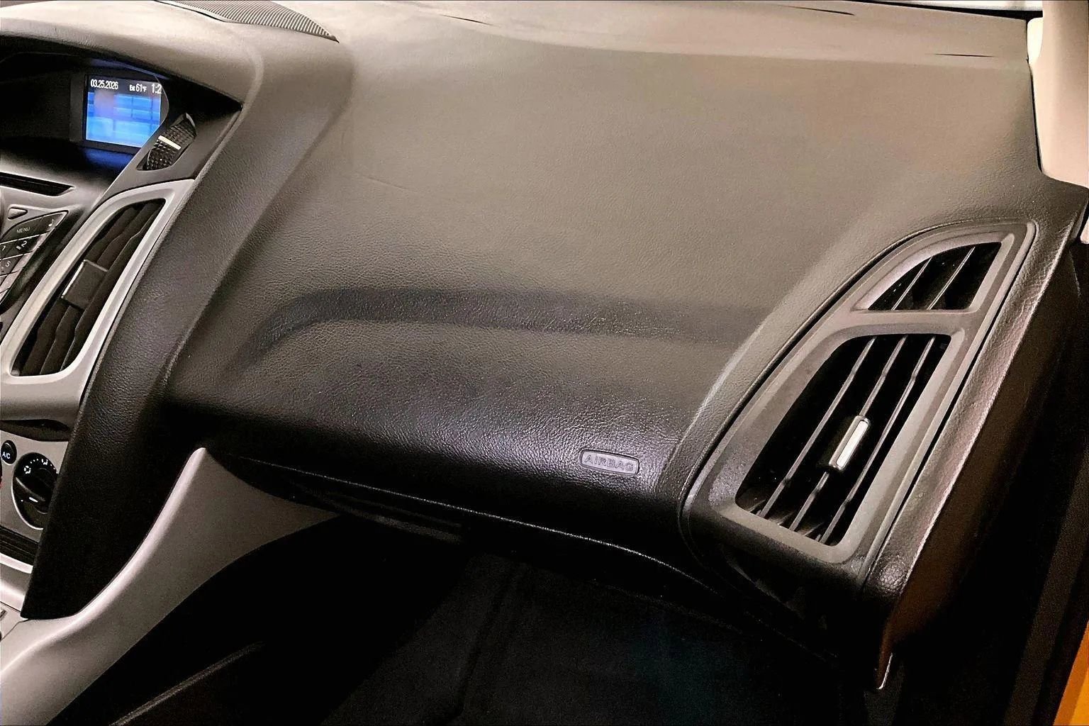 Used 2012 Ford Focus SE image 16