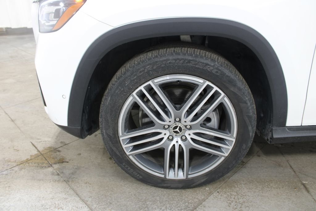 Used 2024 Mercedes-Benz GLS 450 4MATIC image 37
