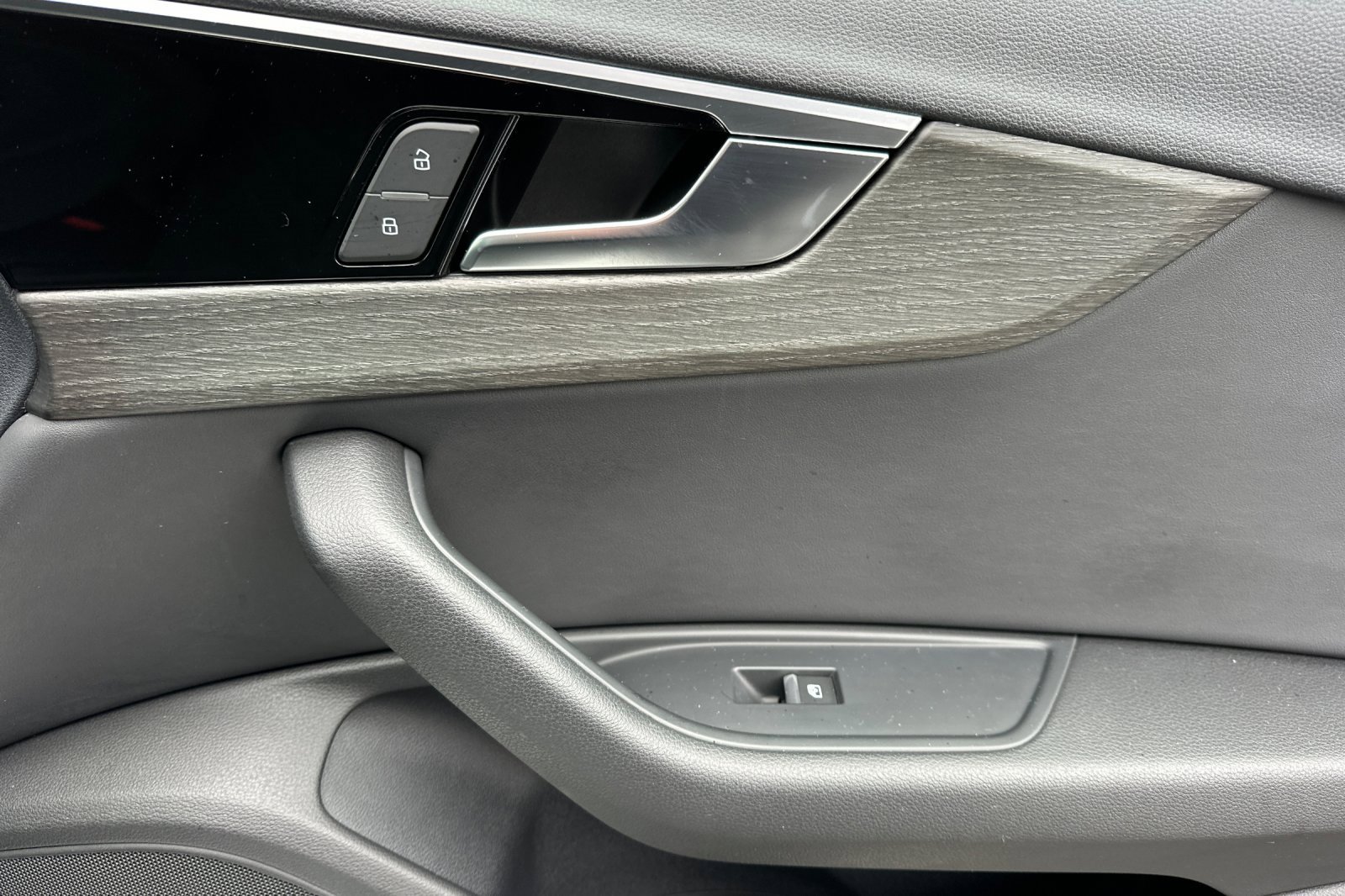 Used 2020 Audi A4 2.0T Premium w/ Convenience Package image 18