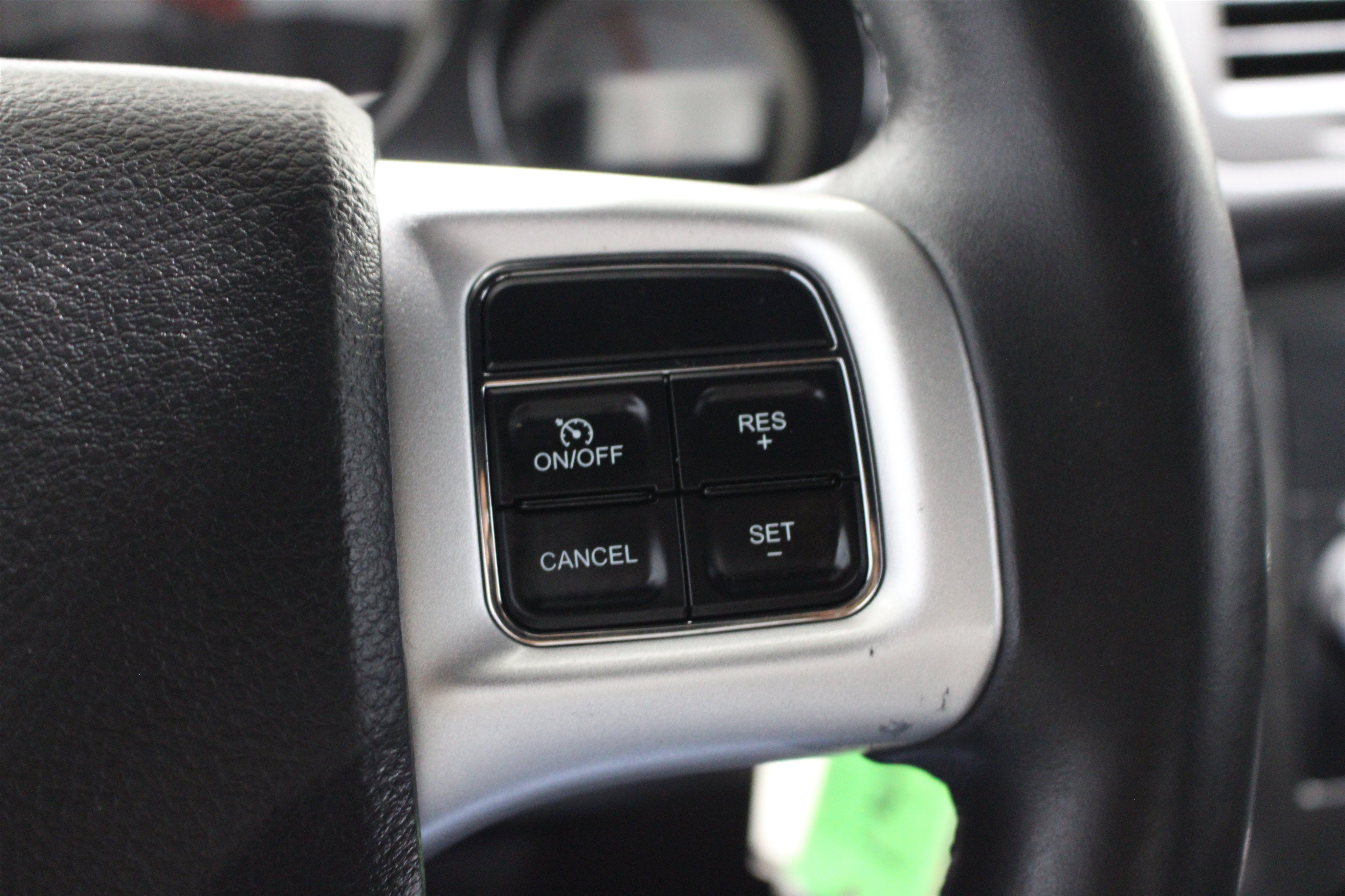 Used 2014 Dodge Challenger SXT RWD image 12