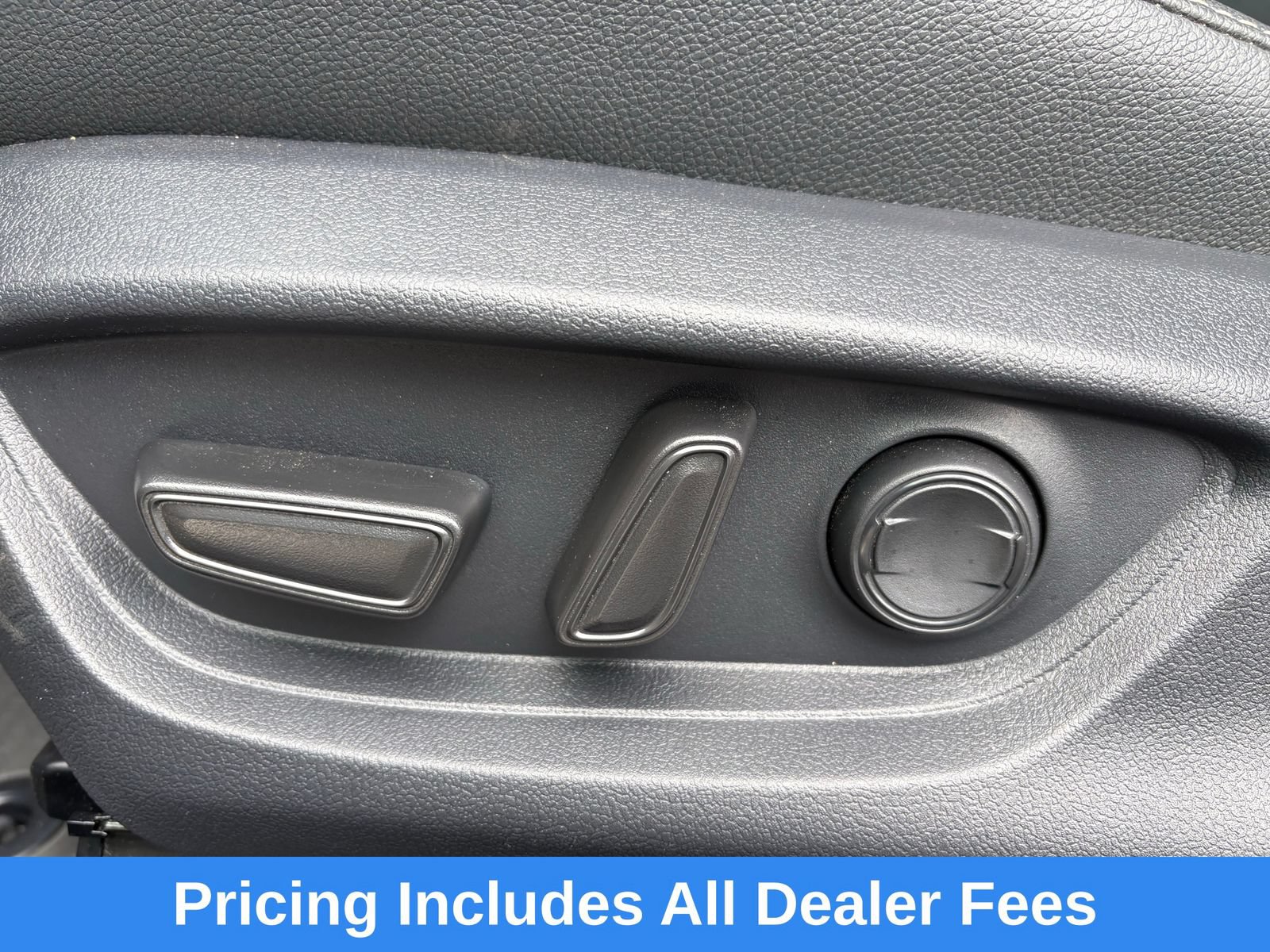Used 2025 Toyota Camry SE FWD image 28