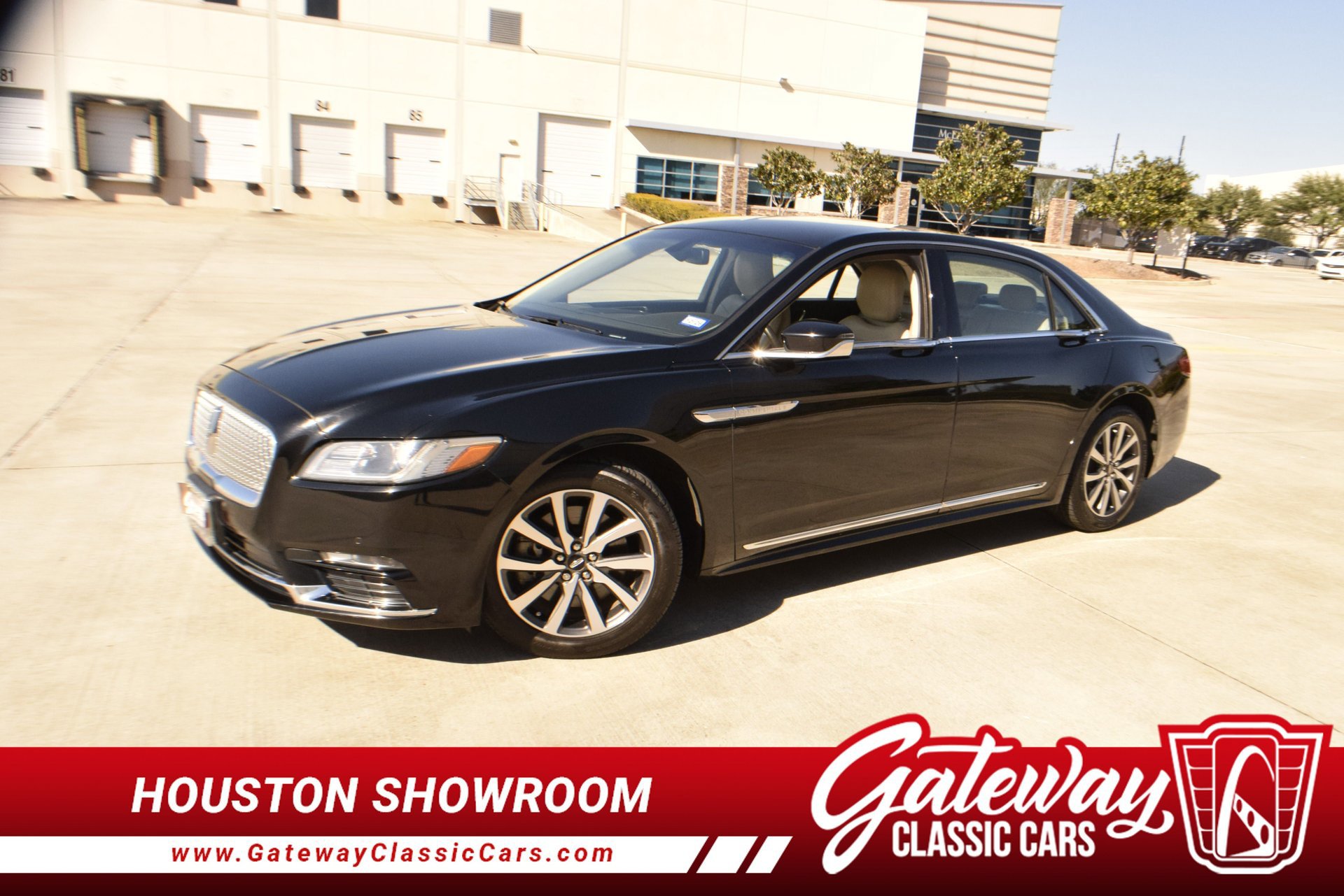 Used 2018 Lincoln Continental Premiere image 1