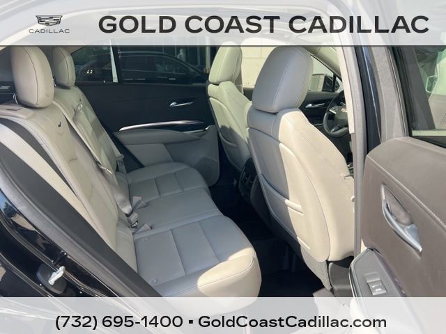 Certified 2023 Cadillac XT4 Luxury w/ Cold Weather Package AWD/4WD image 8