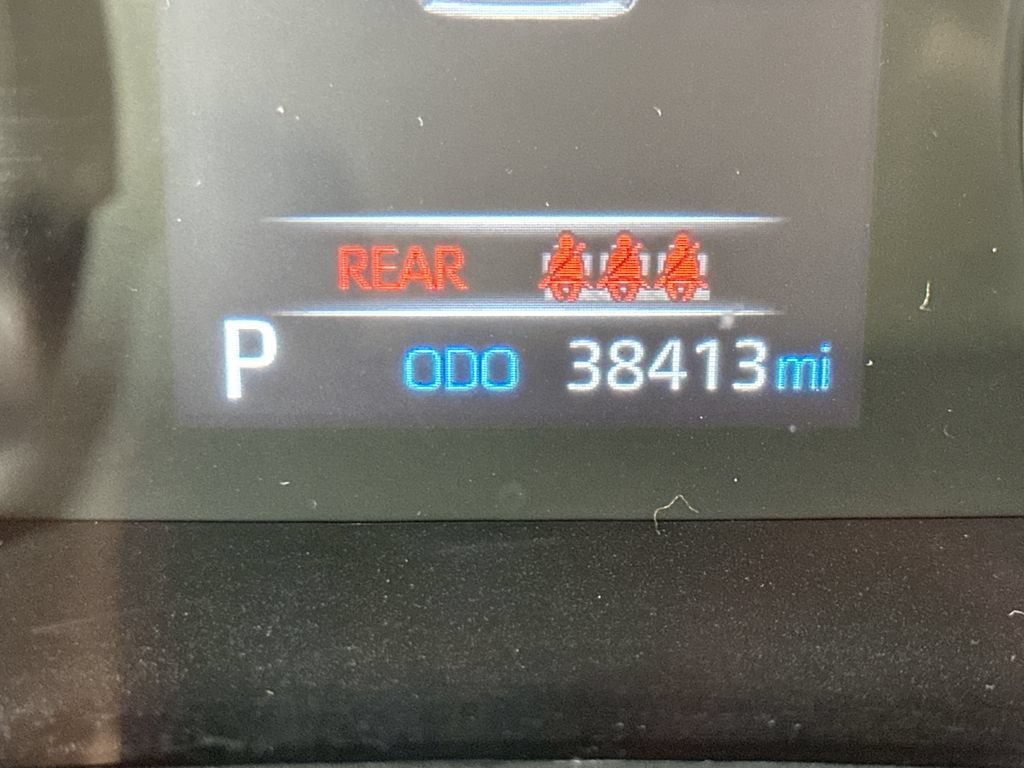 Used 2021 Toyota RAV4 XLE Premium FWD image 29