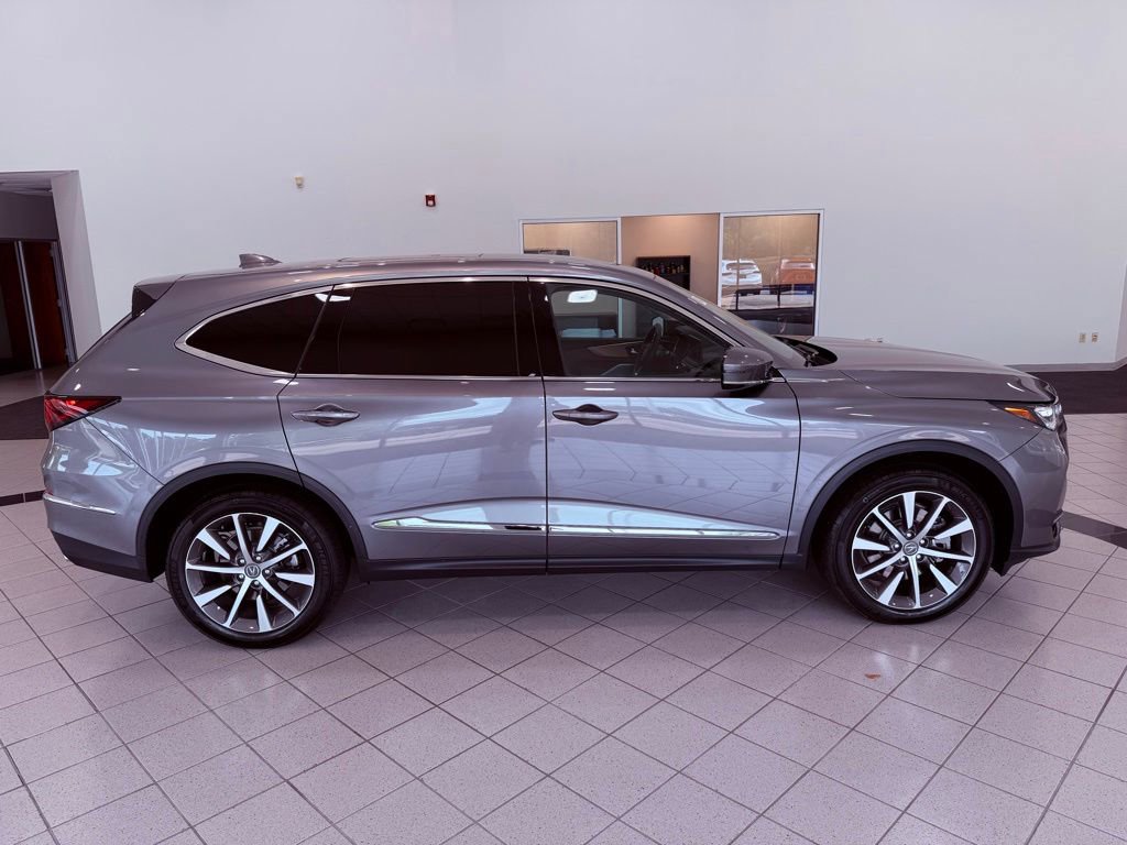 Used 2025 Acura MDX SH-AWD w/ Technology Package image 16