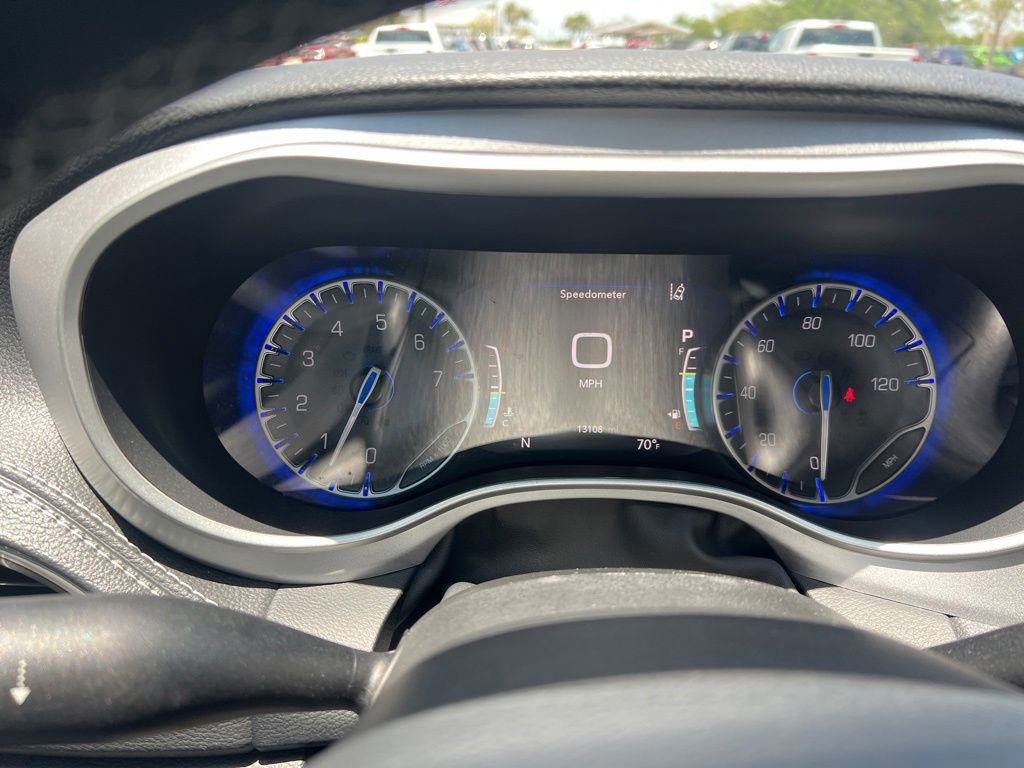 Used 2024 Chrysler Pacifica Touring-L w/ S Appearance Package FWD image 61