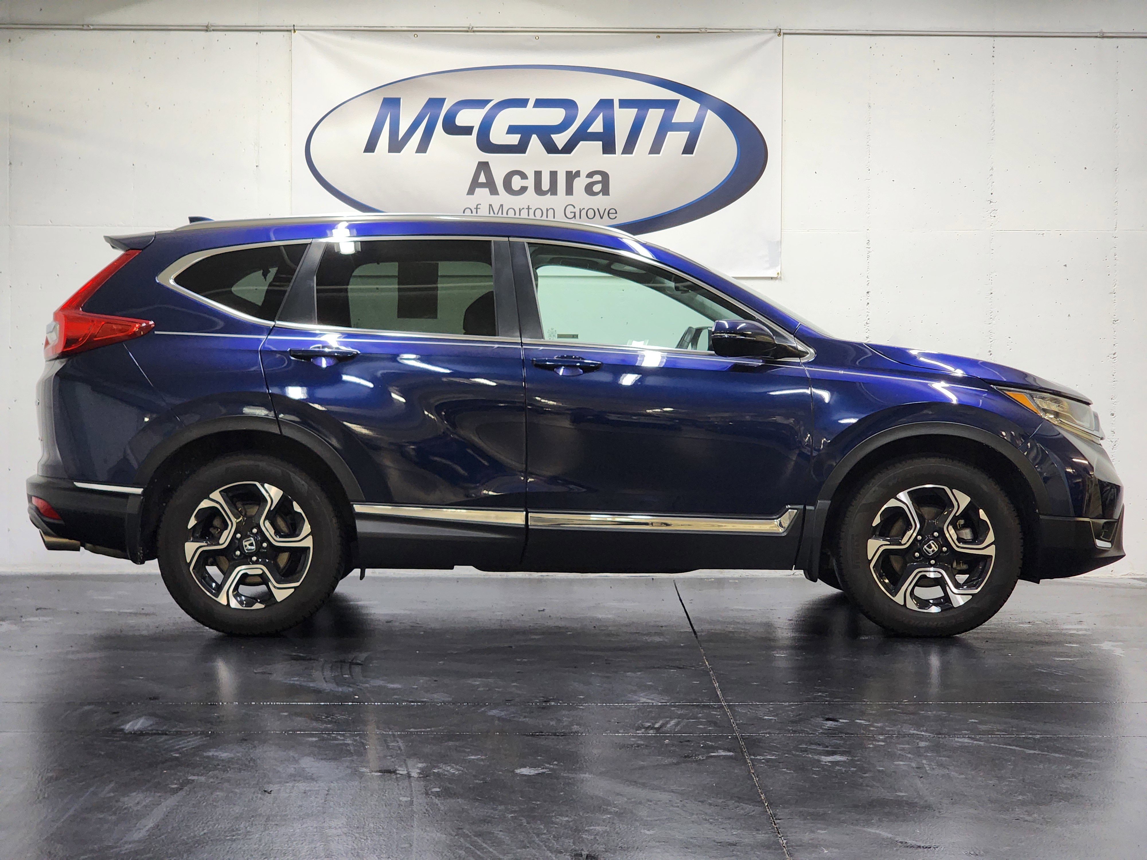 Used 2018 Honda CR-V Touring image 3