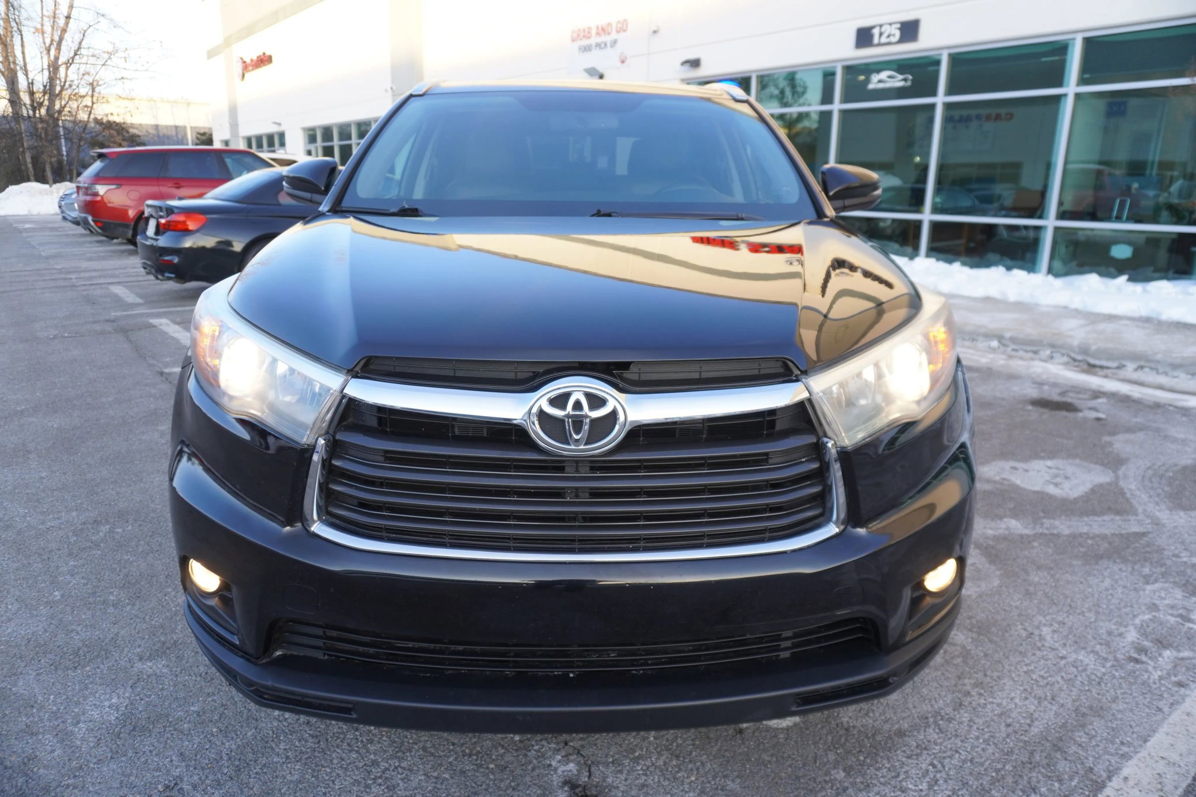 Used 2015 Toyota Highlander XLE image 2