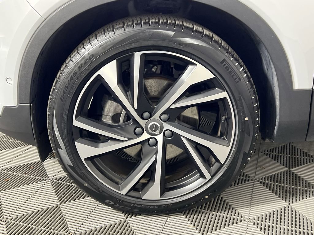 Used 2021 Volvo XC40 T5 R-Design w/ Advanced Package image 16