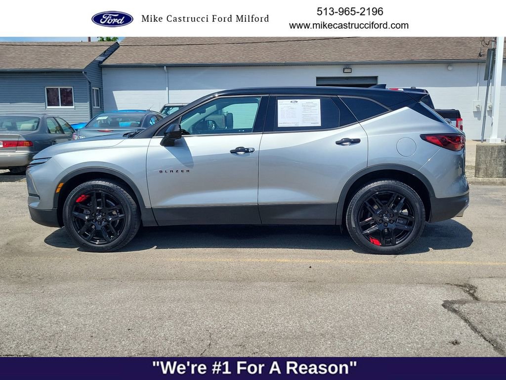 Used 2023 Chevrolet Blazer LT AWD/4WD image 2