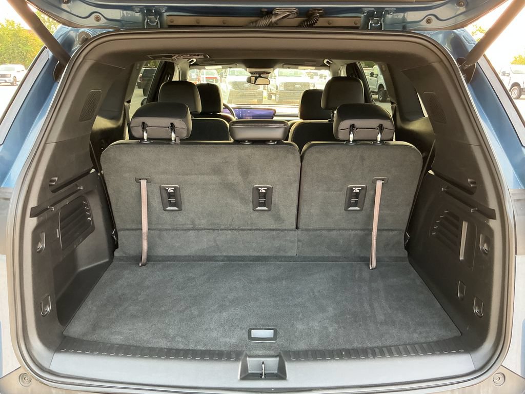 Used 2025 Buick Enclave Preferred FWD image 13
