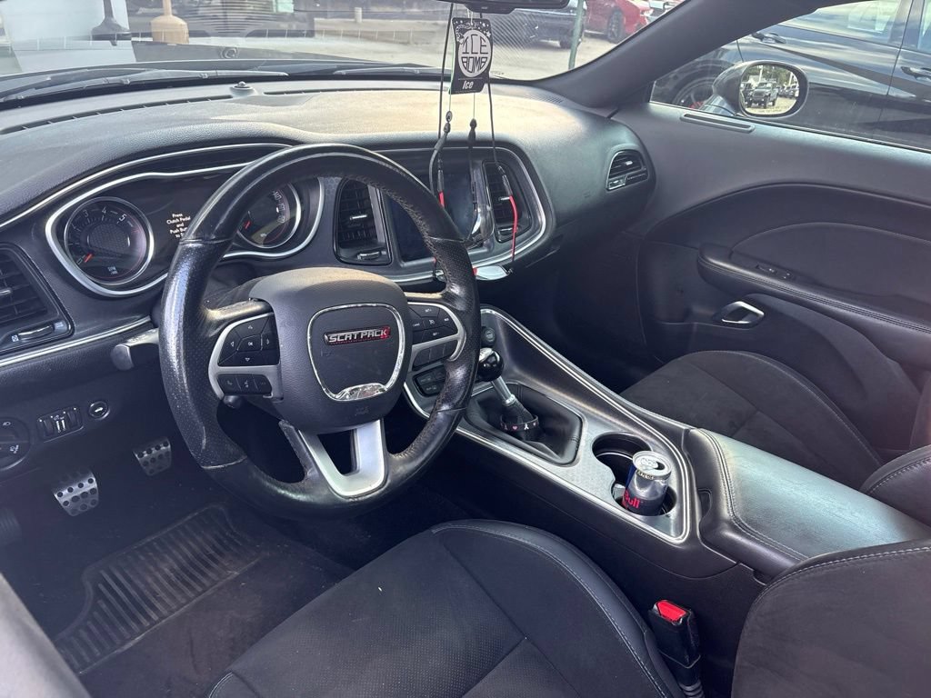 Used 2018 Dodge Challenger R/T Scat Pack w/ Dynamics Package RWD image 10
