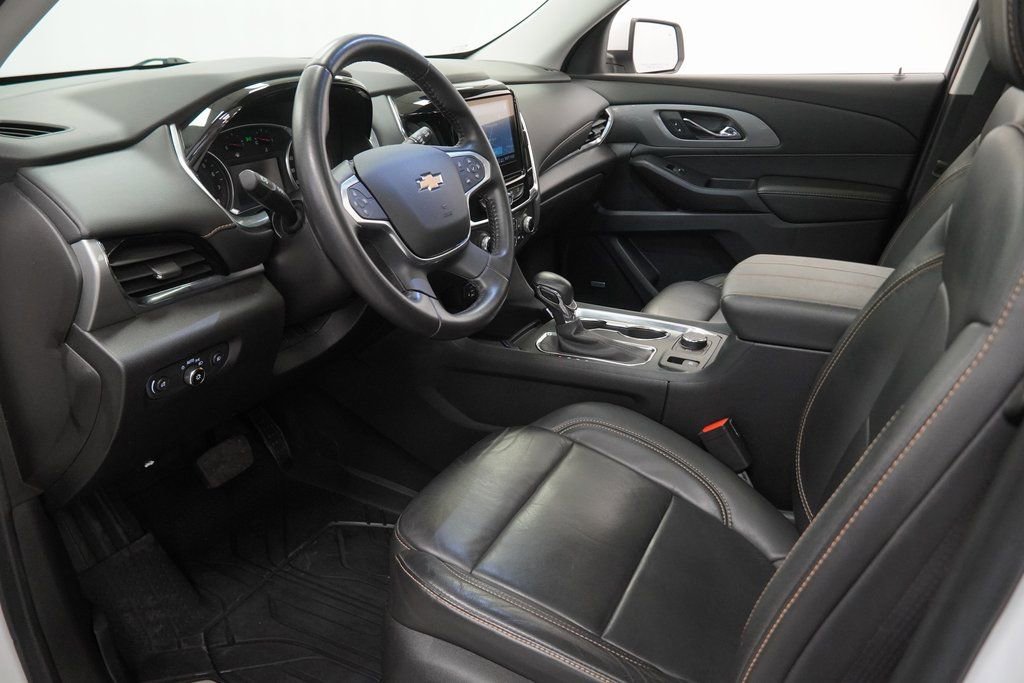 Used 2021 Chevrolet Traverse LT w/ LT Premium Package image 18