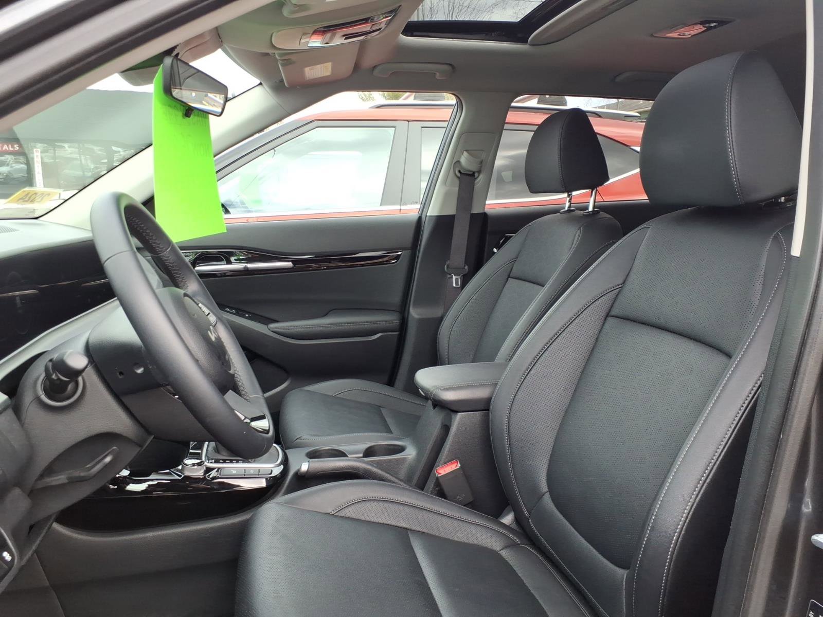 Used 2024 Kia Seltos EX image 7