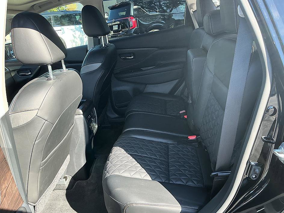 Certified 2023 Nissan Murano Platinum w/ Cargo Package FWD image 25