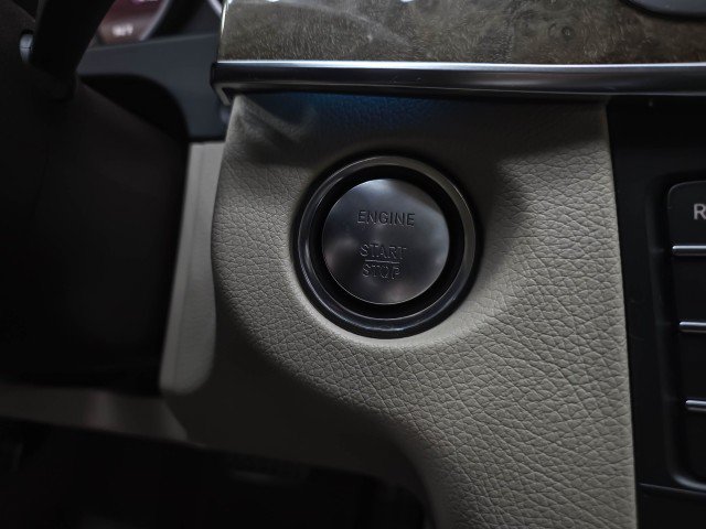 Used 2016 Mercedes-Benz E 350 Sedan image 25