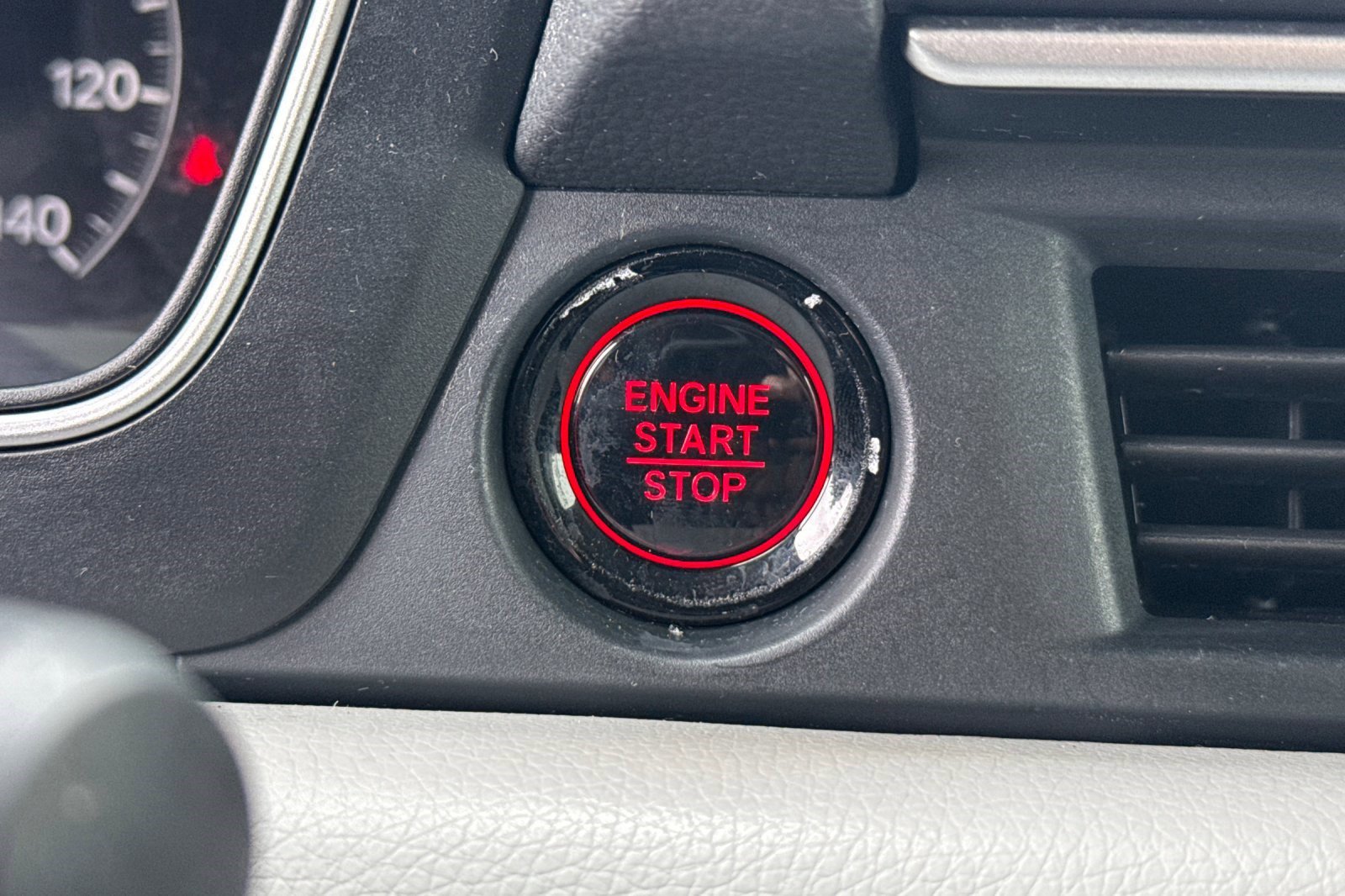 Certified 2023 Honda Pilot LX image 35