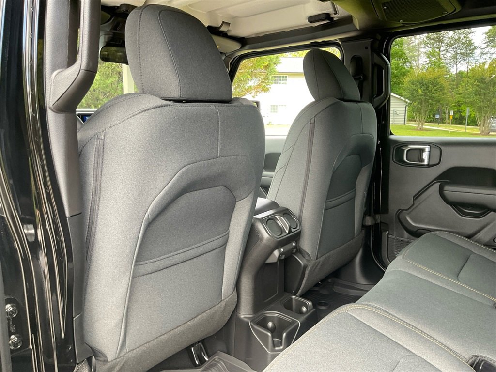 New 2025 Jeep Gladiator Sport image 27