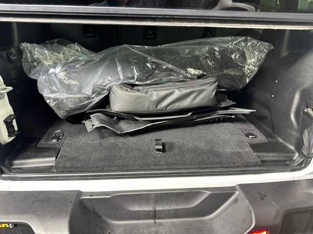 Used 2023 Jeep Wrangler Unlimited w/ Cold Weather Group image 26